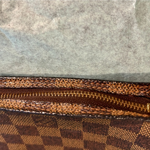 Louis Vuitton Damier Ebene wristlet Pouch - Picture 7 of 16